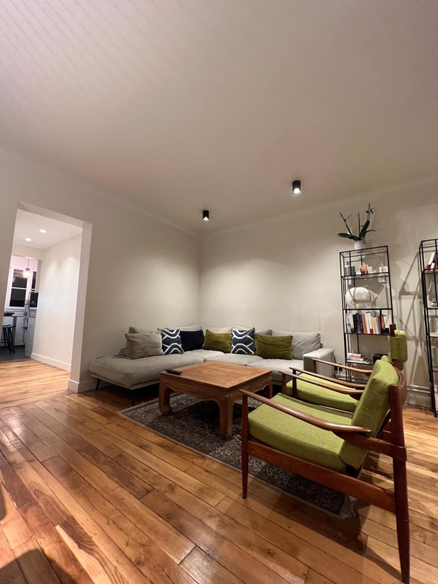 Elegance & Charm In Heart Of Daguerre * Parijs